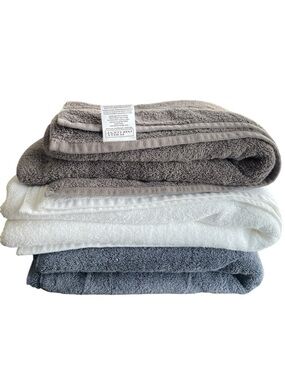 NWOT Purely Indulgent 3 Pack 100% Egyptian Cotton Towel Set
